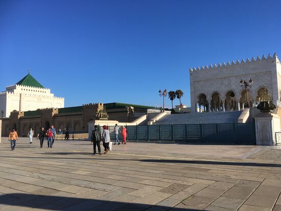 Rechts: Museum, Mitte: neue Moschee, links: Mausoleum Mohammed V.