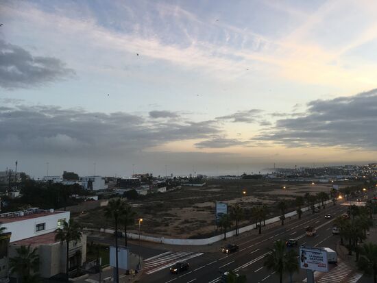 Blick aus dem Hotelzimmer auf den Ozean