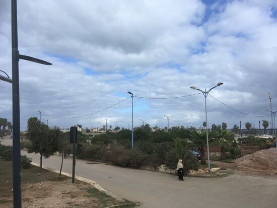 Es gibt hier hinter den Büschen aber auch Slums