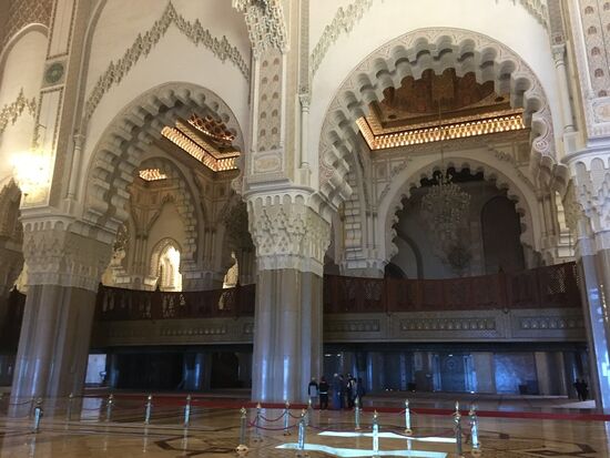 Unten der Gebetsraum für Männer, oben dürfen Frauen beten