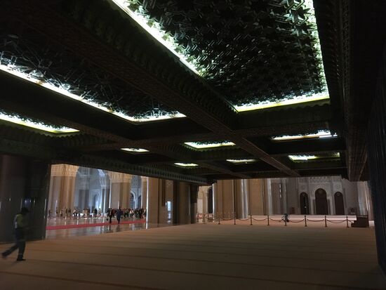 Innen insgesamt Platz für 25.000 Betende, 20.000 Männer, 5.000 Frauen