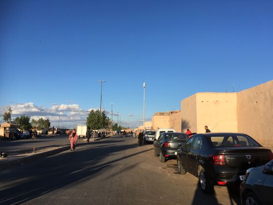 Hier fühlten wir uns nicht so wohl– also schnell durchs nöchste Tor zurück