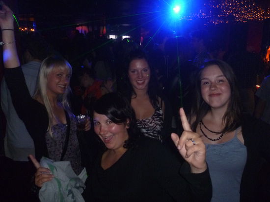 Sophie, Tini, Mandy und Agnes im Rolling Rock