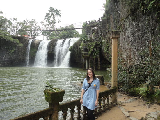Die Mena Creek Falls im Paronella Park