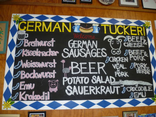 Und fuer alle, dies noch nicht wussten... Emu und Krokodil sind hier German Sausages 