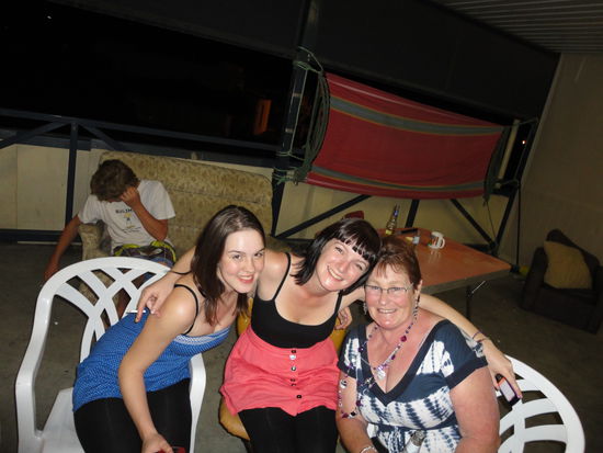 Mit Jess und Lesley, eine der Inhaber der harvest trail lodge