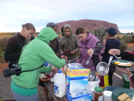 Frühstück vor dem Uluru