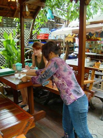 Fruehstuck vor unserem Guesthouse