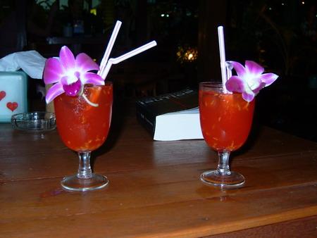 So gut kann ein Cocktail aussehen - schmeckt auch so. Sieht zwar nicht so aus, aber sind 2 verschiedene.