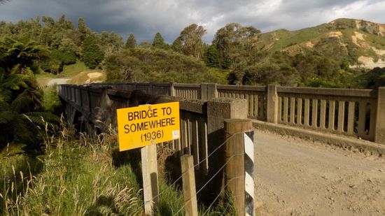 es führt ne Brück nach Irgendwo,…