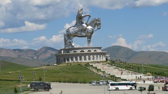 Vickerl, der dunkelgrüne links unten am Bildrand ist ein Landsmann von dir
