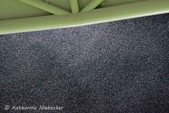 Zwischenzeitlich fing es auch mal wieder an zu regnen, was gegen das Licht gesehen fast so aussah, als würde es schneien. Es war ja fast kalt genug dazu, allerdings war ich warm genug angezogen und zur Not hatte ich ja noch meine heißes Wärmflasche mit dabei.