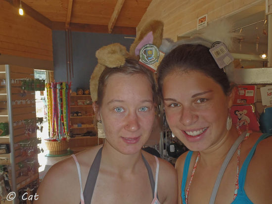 Das letzte gemeinsame Bild von Cat und mir - Koala und Bunny im Souvenir-Shop.... *Frohe Ostern* wünsche ich Euch allen anbei.....