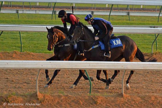 Beven und Julien auf der großen Sandbahn.