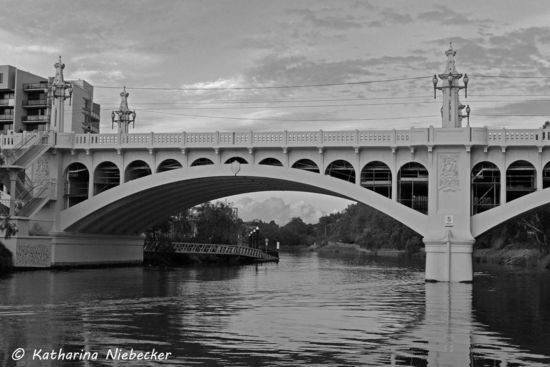 Die Brücke der Church Street am Yarra-River.