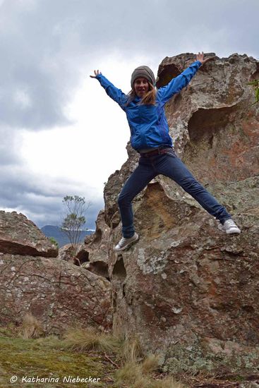 Ganz viel Spaß bereitete es Grit, von diesem Felsen hinunter zu springen....