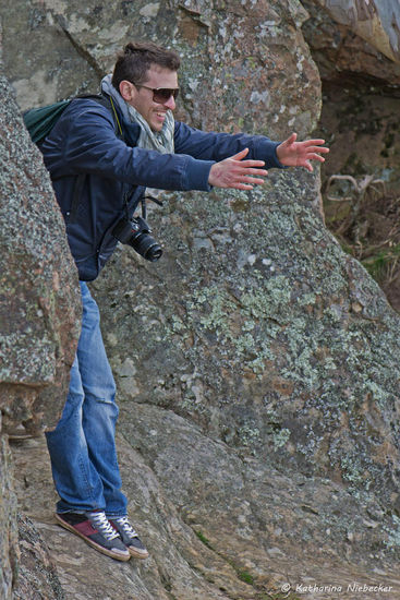 Unser waschechter Cityboy Luca brauchte doch tatsächlich ein wenig Hilfe.....  Er ist seit 5 Monaten nicht aus Melbourne heraus gekommen.... Da wurde es ja echt mal Zeit, wieder ein bißchen frische Landluft zu schnuppern.....