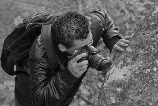 Was fotografiert er da nur so heimlich...? Valen muß sich doch nicht verstecken....