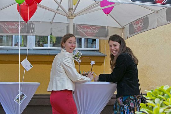 Beim Schreiben von Postkarten erwischt worden......
Photo by marroniphoto.it