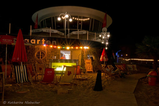 Samstag Abend haben wir noch die Beach-Bar am Rhein besucht.... sehr schön hier, wenn man schon keinen richtigen Strand zur Verfügung hat....