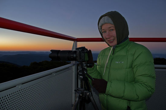In voller Winterausrüstung warte ich auf den Sonnenaufgang.....