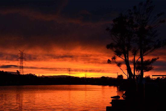Sonnenuntergang am Yarra-River in Melbourne.