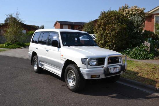 Da glitzert und strahlt mein kleines Autoli mit der Sonne um die Wette....