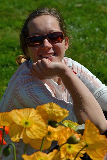 Eine glückliche Katharina im Botanischen Garten....