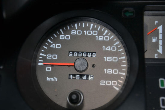 Mein Auto ist heute ein wenig gealtert.... Jetzt steht eine 2 am Anfang des KM-Zählers.... Aber er fährt immer noch genauso gut wie vorher mit einer 1.... 