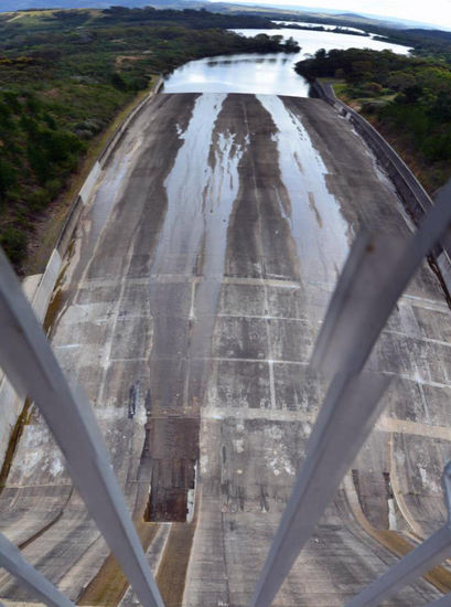 Und hier die Staumauer.........