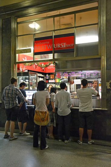 Etwas für die Deutschen: der Melbourne Bratwurst Shop! Tagsüber immer sehr gut besucht!