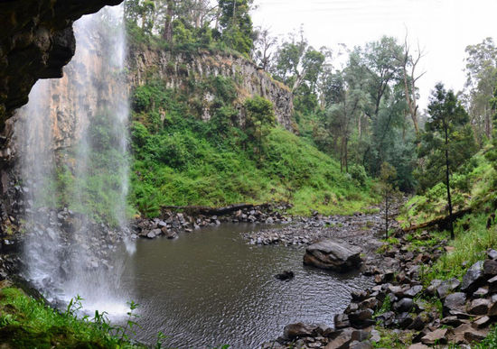 Und nun noch ein Panorama aus der Höhle, die sich hinter dem Wasserfall befindet.