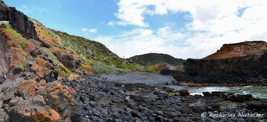 Panorama der Bucht an "Cape Schanck", wo ich mich wie nach Island versetzt fühlte.