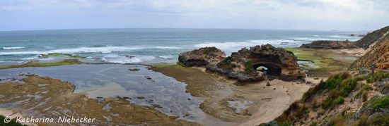 Panorama des Küstenabschnittes an der "London Bridge"