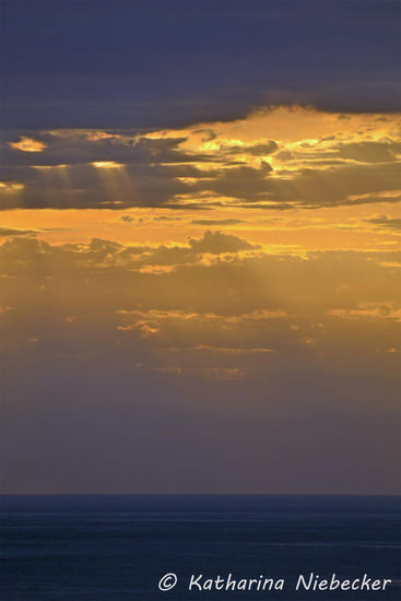 Noch versteckt sich die Sonne hinter den Wolken.....