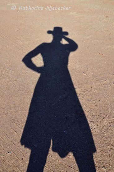 Eigenportrait am Strand meines Schattens