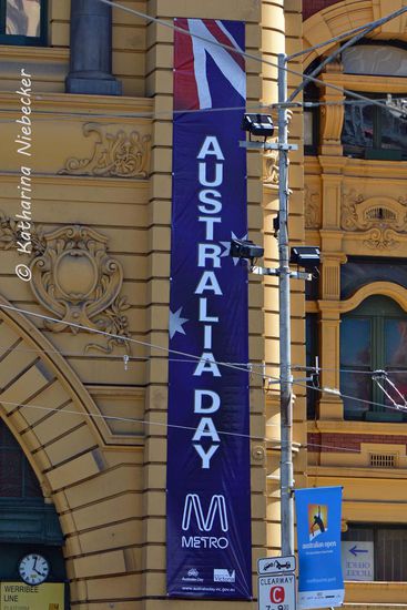 Australia Day - hier als Fahne an der Flinders Street Station
