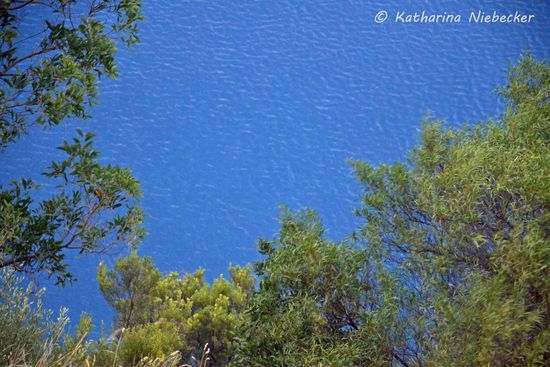 "Blue Lake" dieses blau strahlte der Kratersee am frühen Morgen bei bewölktem Himmel aus.