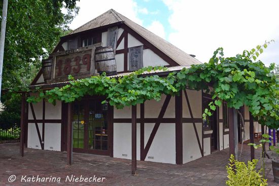 Dieses Fachwerkhaus stammt aus der Gründerzeit dieses Ortes - 1939 ließen sich hier die ersten deutschen Einwanderer nieder.