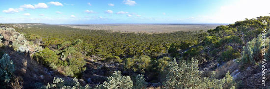 Bei strahlendem Sonnenschein haben wir vom Madura Pass einen tollen Blick auf die Roe Plain.