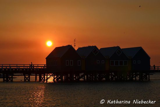 Wie romantisch das hier doch bei Sonnenuntergang aussieht......
