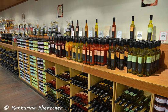 Neben Schokolade wird noch viel anderes produziert: u.a. Öle, Marmeladen, Cremes und und und.....