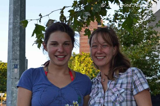 Ein letztes Abschiedsfoto vor der Bibliothek in Bunbury. Jetzt geht jeder wieder seine eigenen Wege, doch wir werden uns auf jedenfall noch einmal in Melbourne treffen, bevor Cat nach Deutschland zurück fliegt.