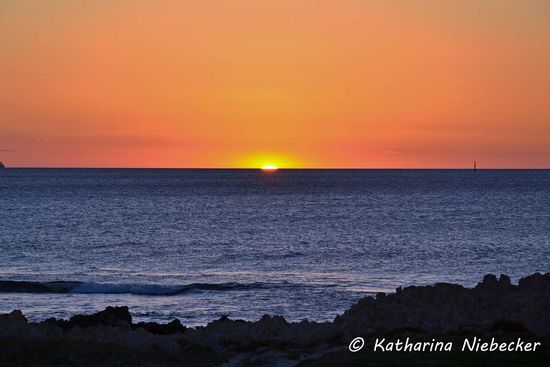 Ein letztes Mal darf die Sonne für mich über dem Meer untergehen. So werde ich das nun erst einmal nicht mehr sehen.... Aber eins steht fest: ich komme wieder!