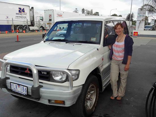 An der Tanke in Adelaide - mein guter Freund ist abfahrbereit....