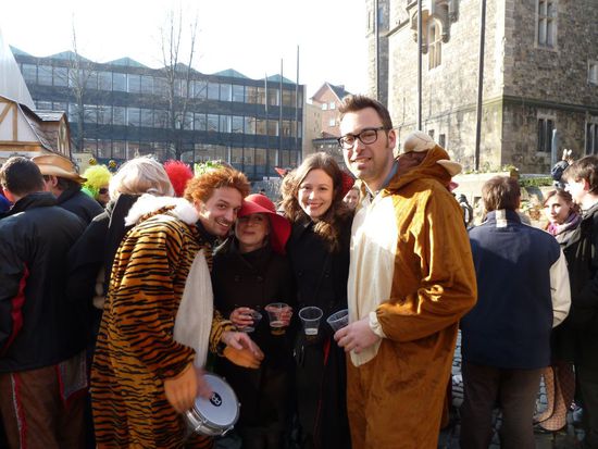 Karneval in Aachen: anstatt einer Abschiedsparty wurde am Fettdonnerstag noch mal gefeiert.
