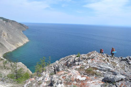 Aber auch felsige Küstenlandschaften waren Teil der Trekkingtour an der Südwestküste des Baikalsees.