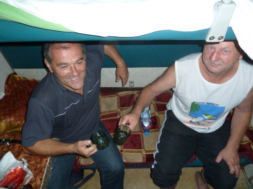 Abteilgenossen von Irkutsk nach Ulan Bator in der Mongolei: Hans und Otto aus Österreich. Für die Freunde der Schlagers unter euch: Hans (links) war früher der Star der Paldauer!