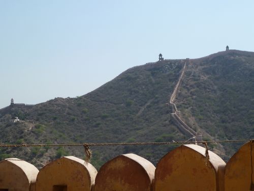 Die Festung von Jaipur - fast wie die chinesische Mauer