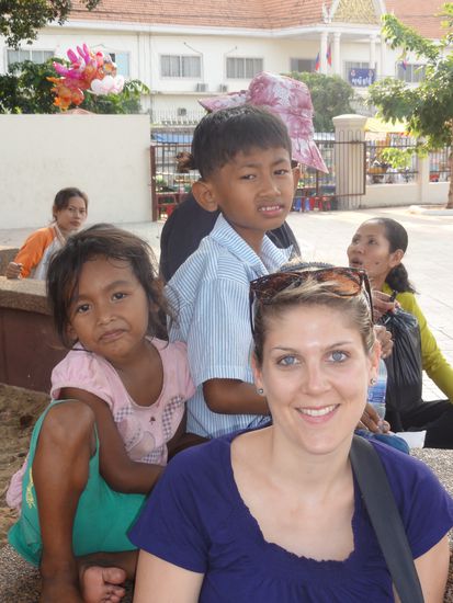 Die Kinder sind so mega haerzig hier, dass wir sie alle am liebsten mitnehmen moechten... Wenn dich eines sieht, egal wie klein, sie winken und rufen Hello
